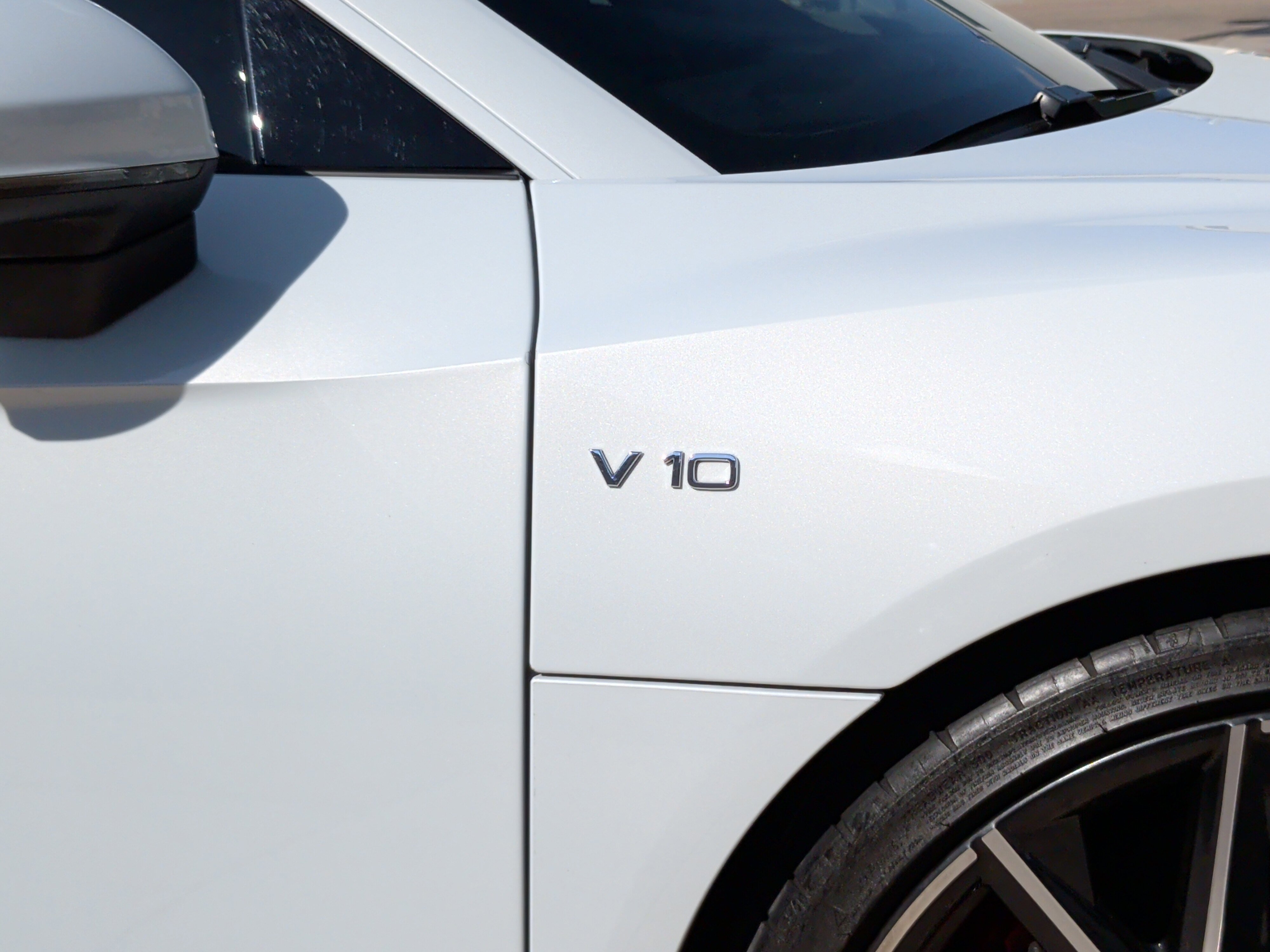 Used 2022 Audi R8 V10 w/ Premium Package image 13