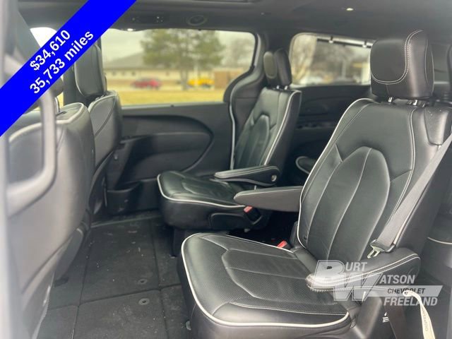 Used 2025 Chrysler Pacifica Limited FWD image 31
