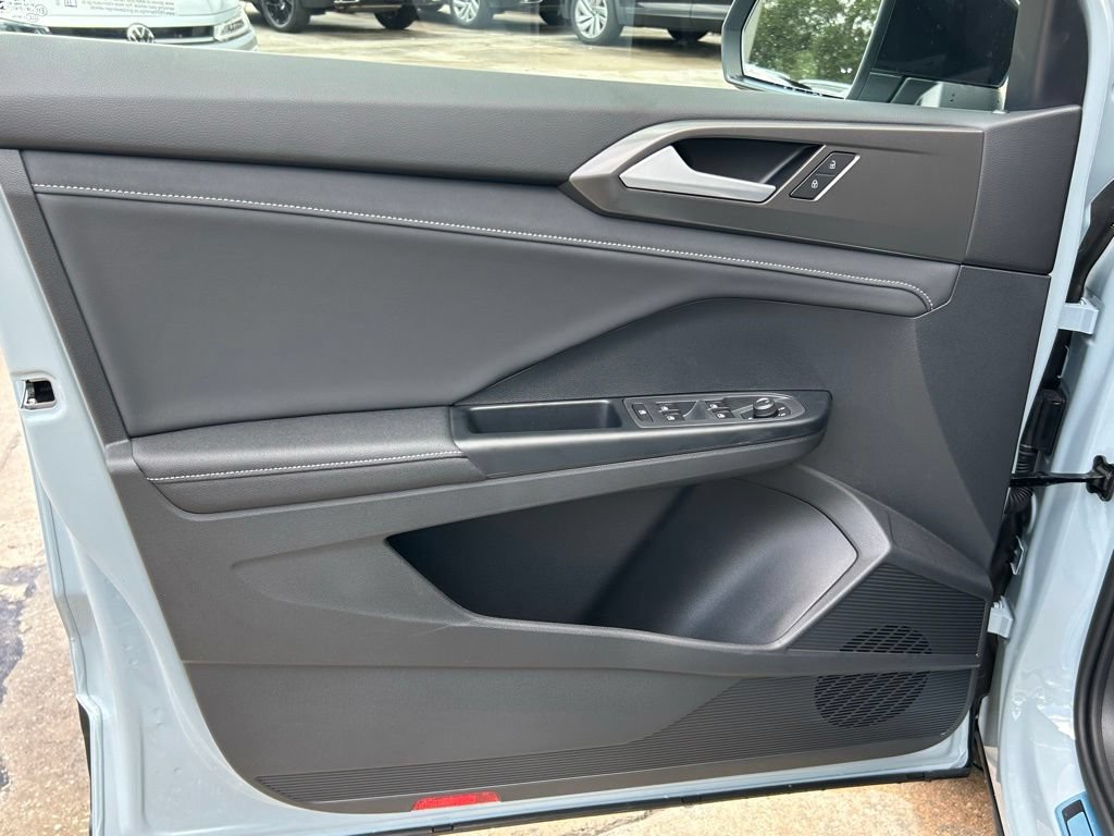 New 2026 Volkswagen Taos SE FWD image 19