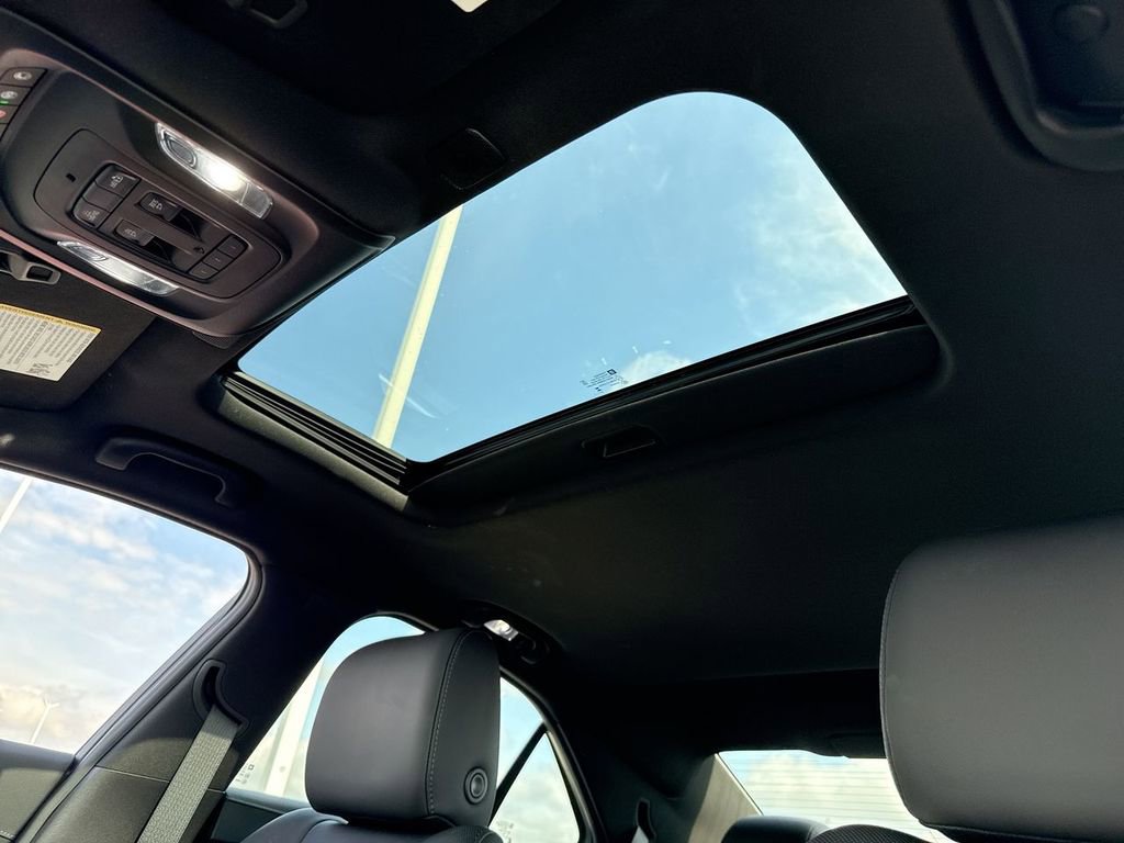 Used 2025 Cadillac CT4 Premium Luxury image 22