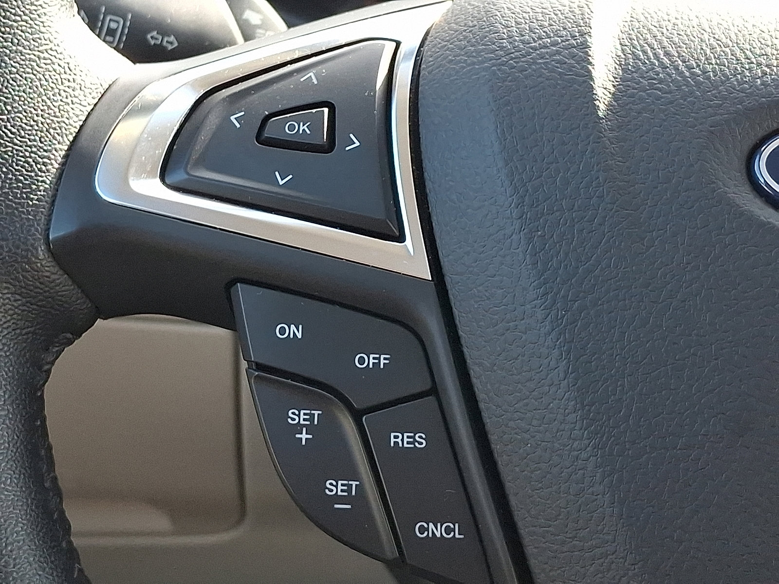 Used 2022 Ford Edge Titanium image 20