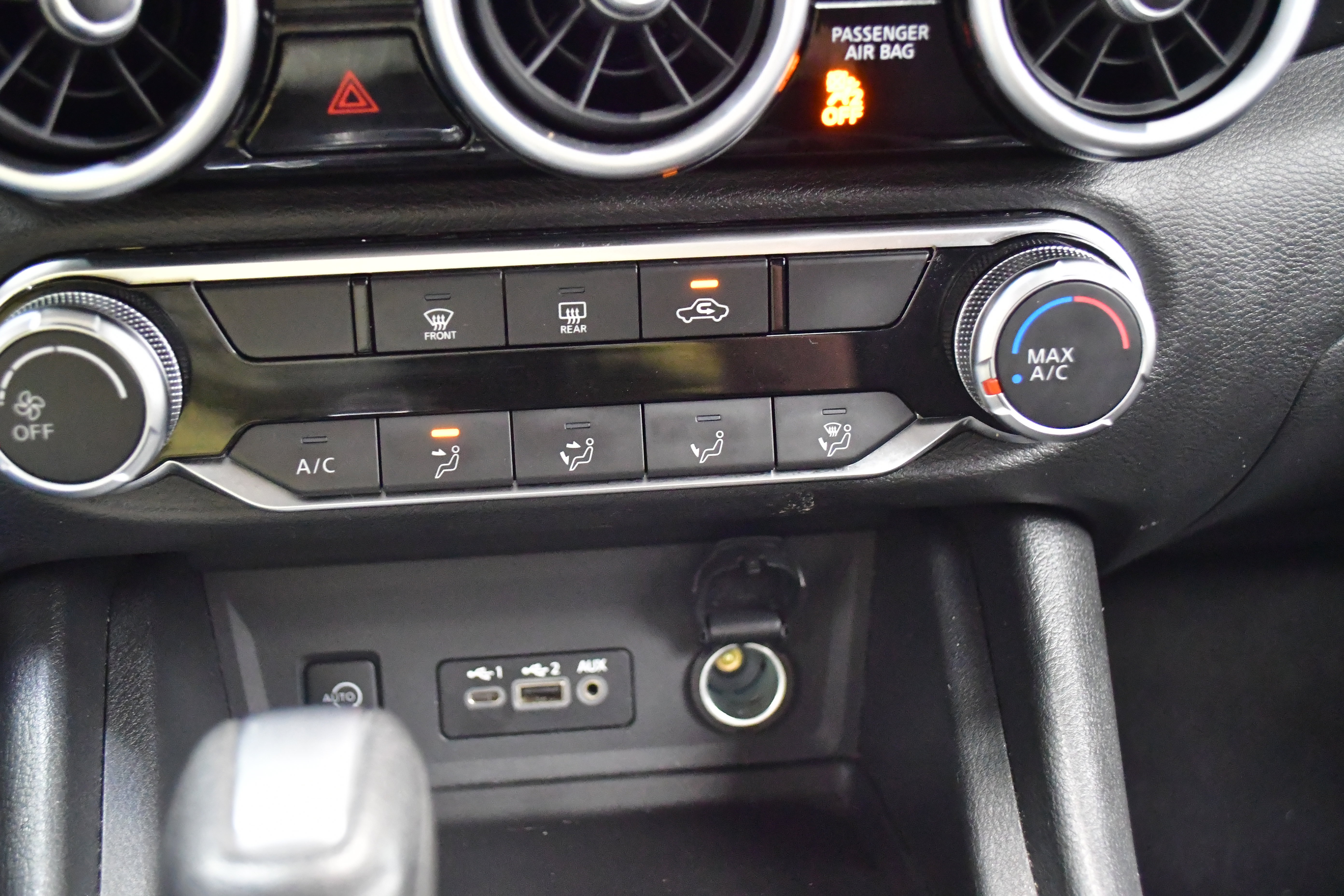 Used 2025 Nissan Sentra SV FWD image 25