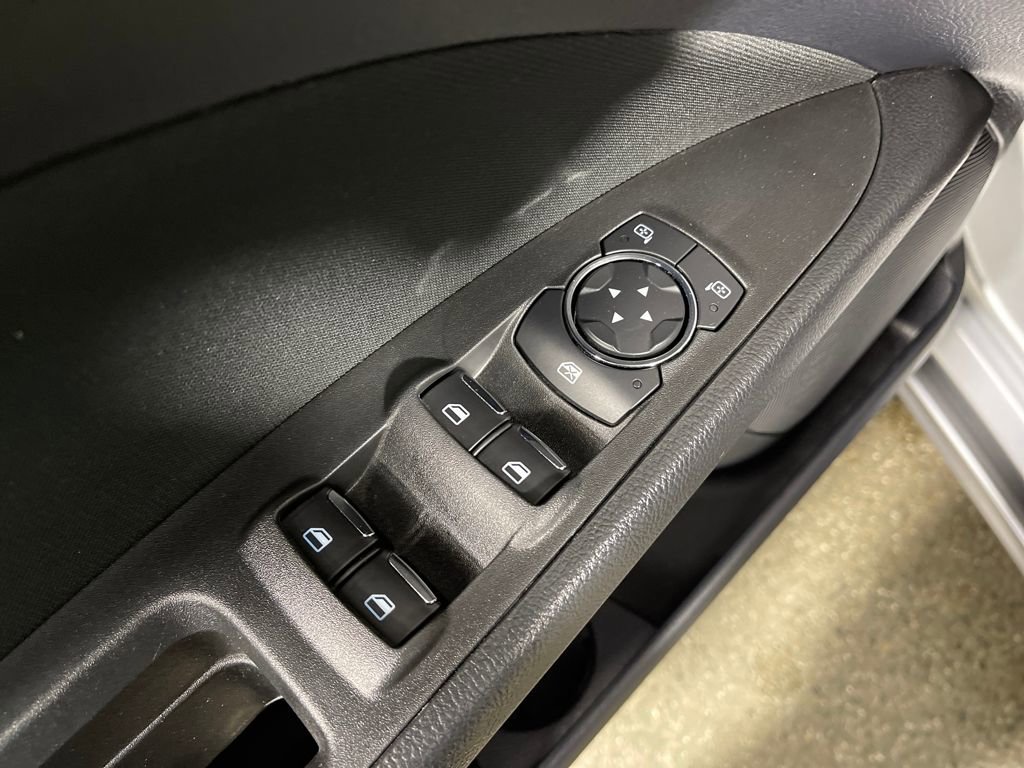 Used 2020 Ford Fusion SE image 18