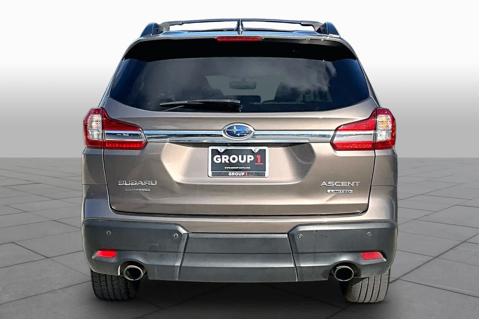 Used 2022 Subaru Ascent Limited w/ Technology Package AWD/4WD image 5
