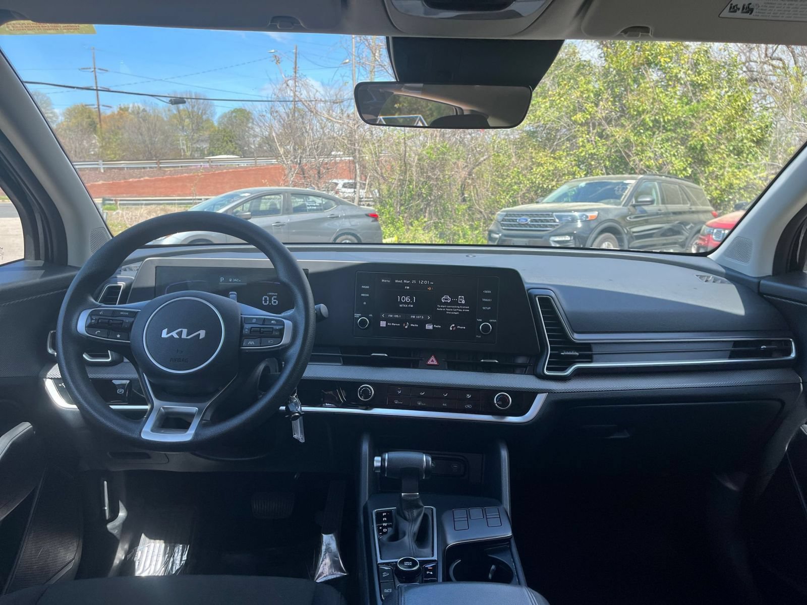 Used 2025 Kia Sportage LX FWD image 30