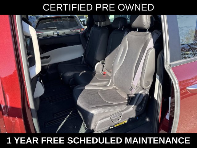Used 2024 Kia Carnival EX FWD image 16