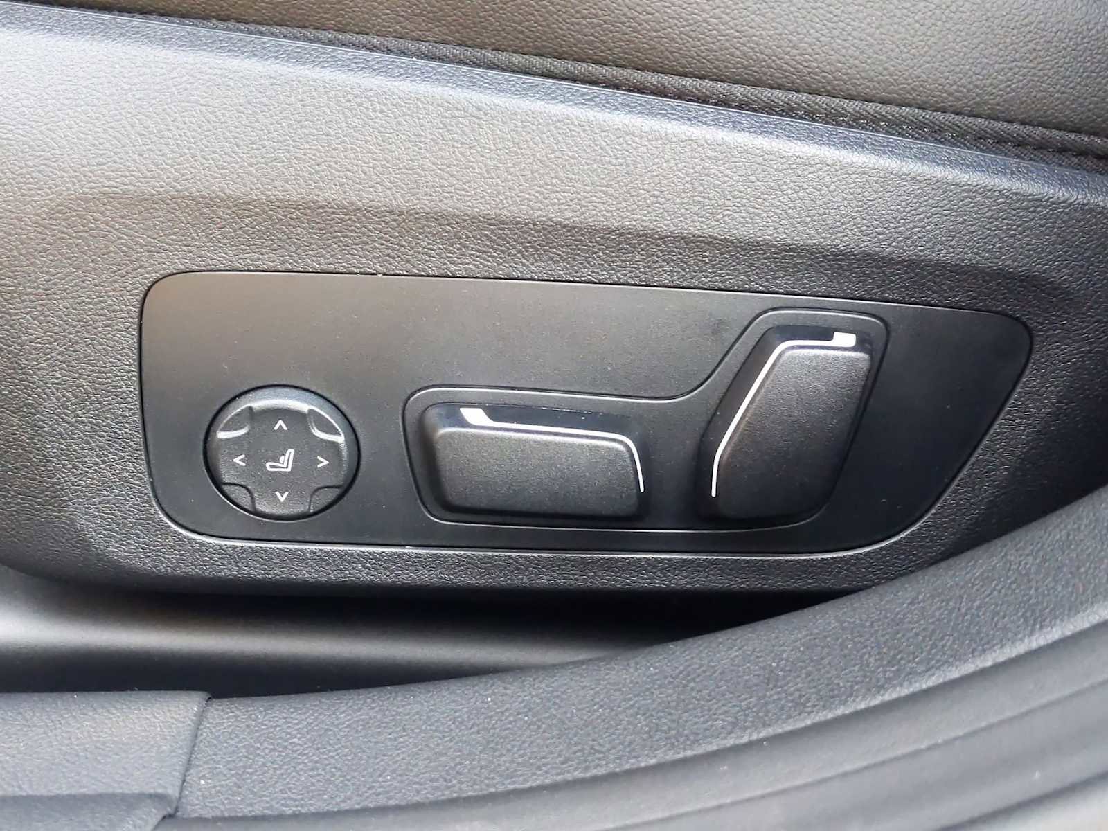 Used 2025 BMW i4 xDrive40i w/ M Sport Package image 17