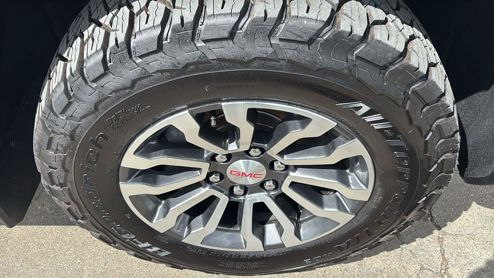 Used 2023 GMC Sierra 1500 AT4 w/ AT4 Premium Package AWD/4WD image 11