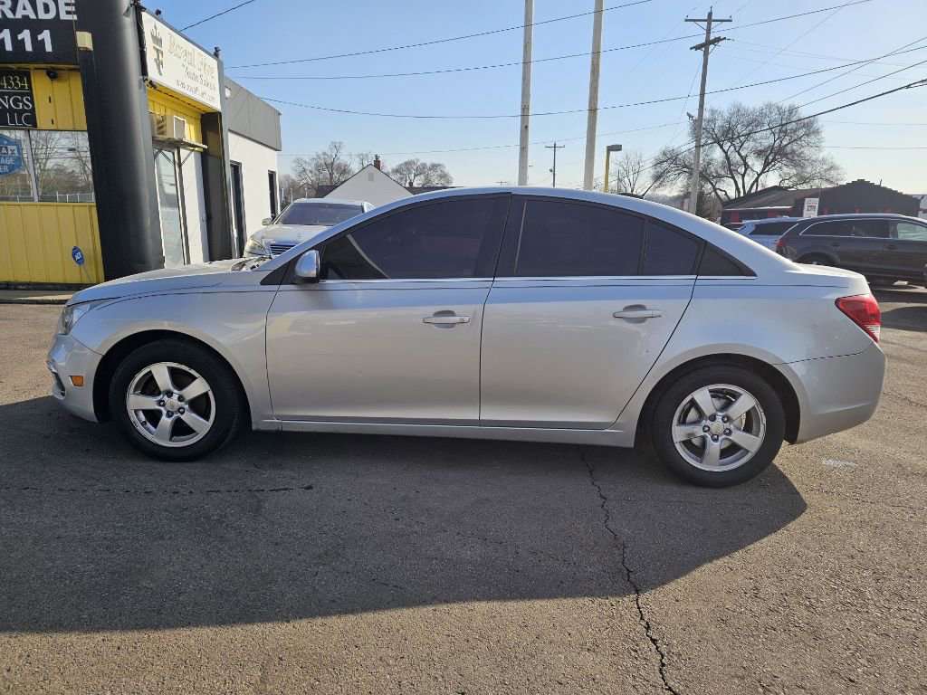 Used 2016 Chevrolet Cruze LT image 6