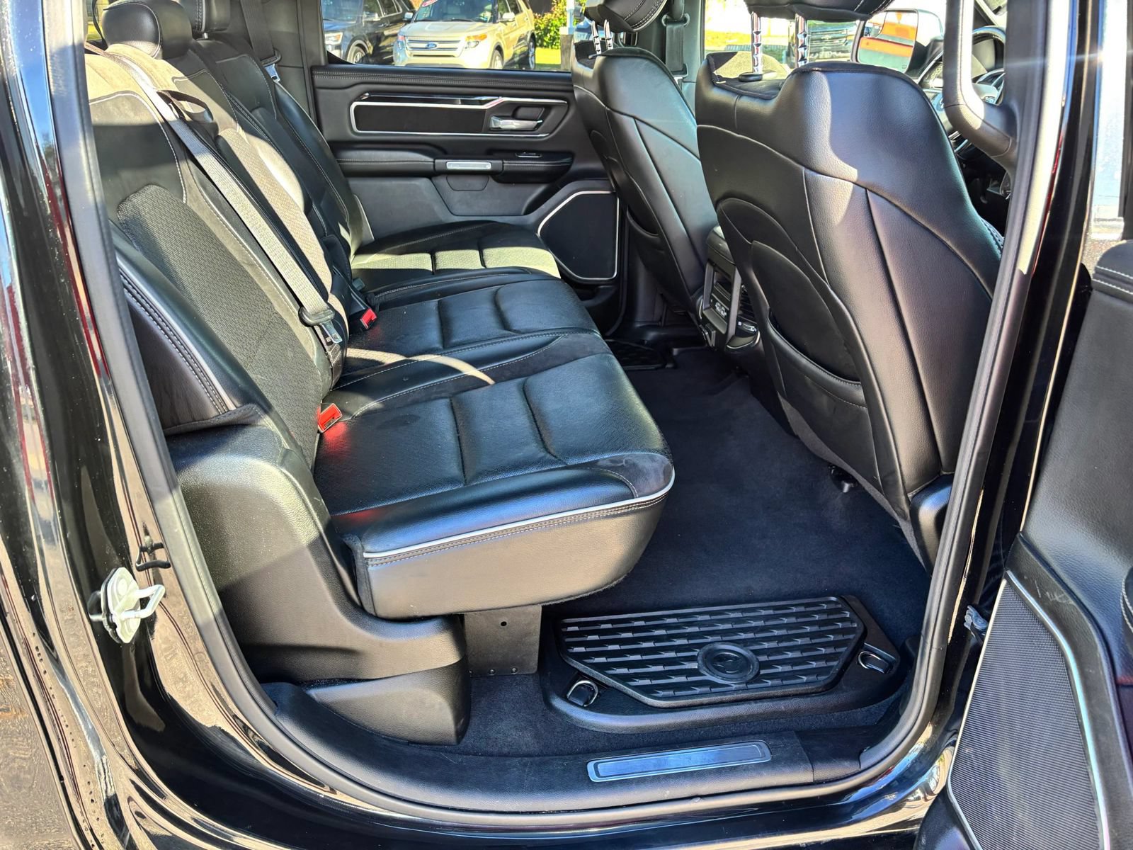 Used 2019 RAM 1500 Laramie AWD/4WD image 20