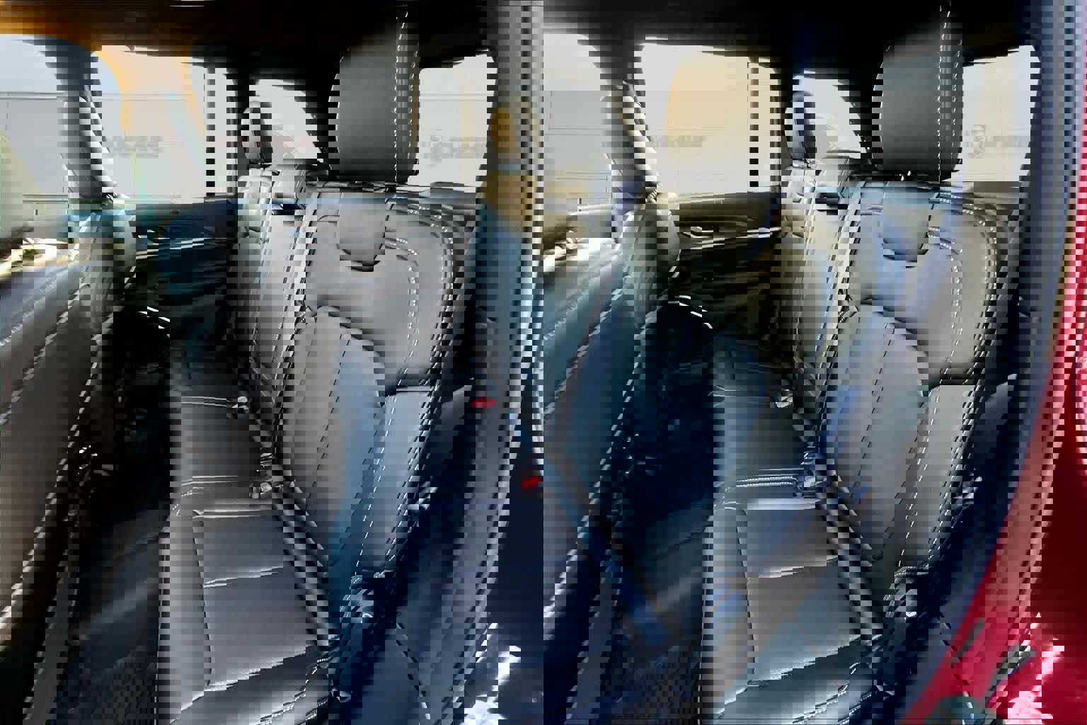 New 2025 Jeep Grand Cherokee Limited w/ Luxury Tech Group II image 14