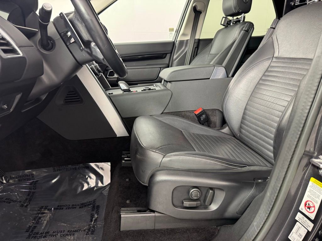 Used 2023 Land Rover Discovery S AWD/4WD image 15