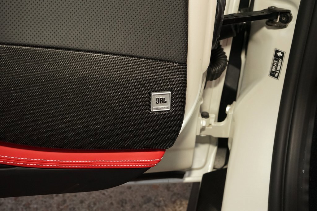 Used 2023 Ferrari 812 GTS image 25