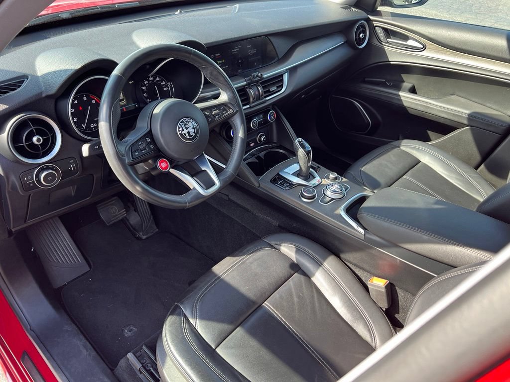 Used 2020 Alfa Romeo Stelvio Ti w/ Active Blind Spot Package AWD/4WD image 15