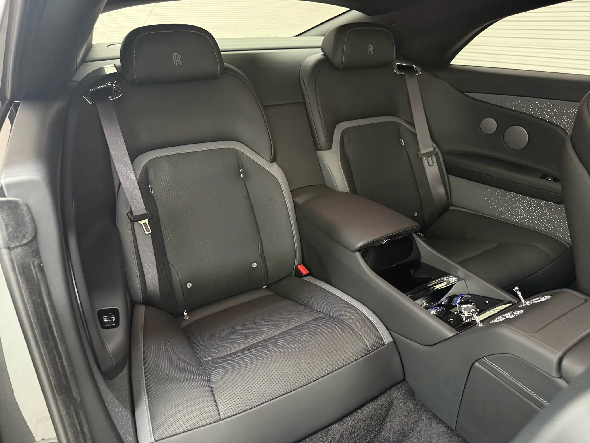 Used 2025 Rolls-Royce Spectre image 14