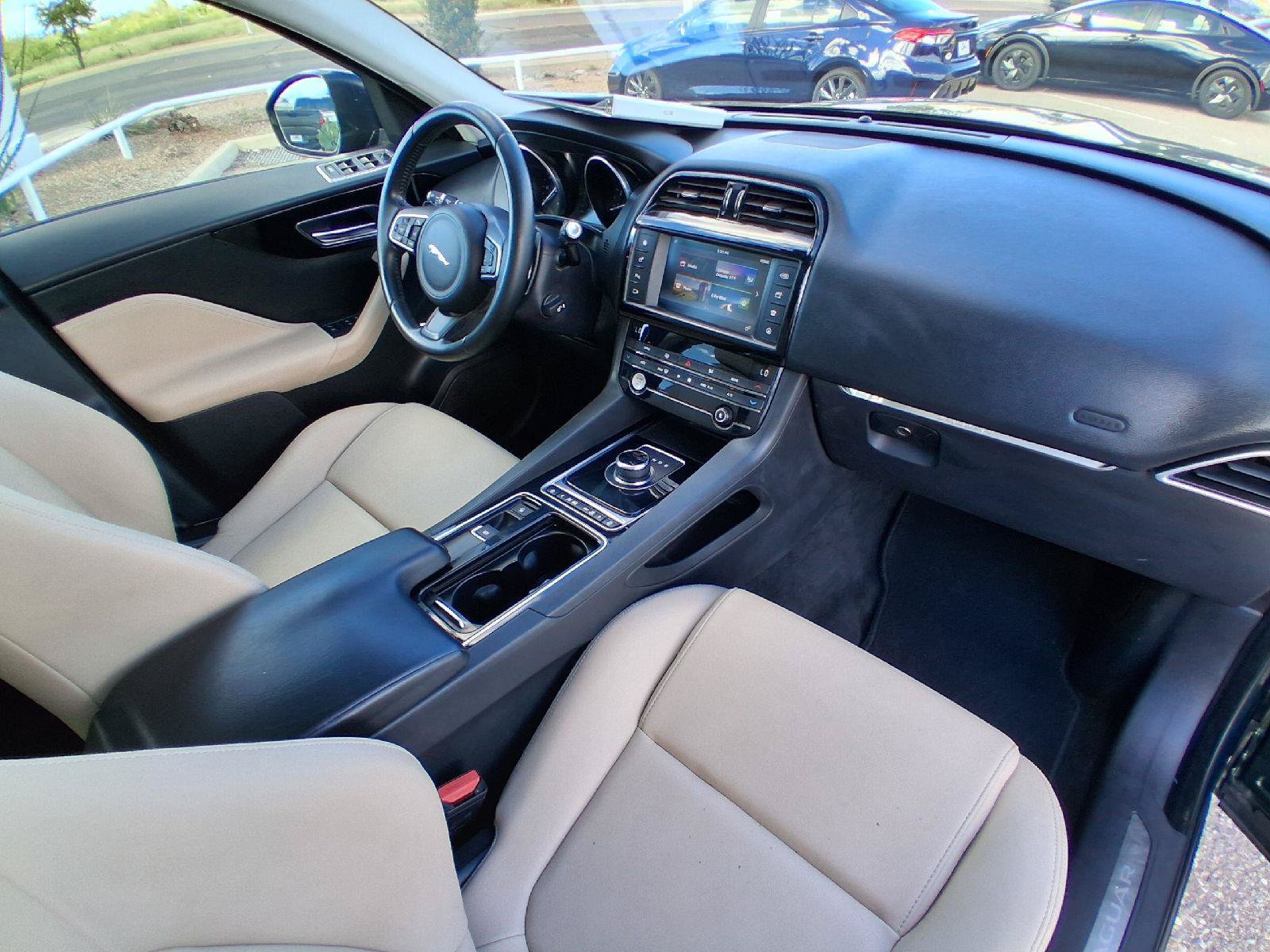Used 2018 Jaguar F-PACE Premium AWD/4WD image 32