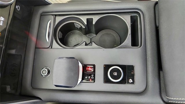 Used 2024 Land Rover Discovery Dynamic SE image 55