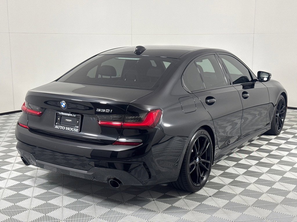 Used 2021 BMW 330i Sedan w/ M Sport Package image 5