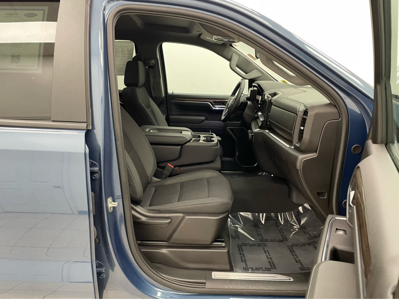 Used 2024 Chevrolet Silverado 1500 LT AWD/4WD image 15