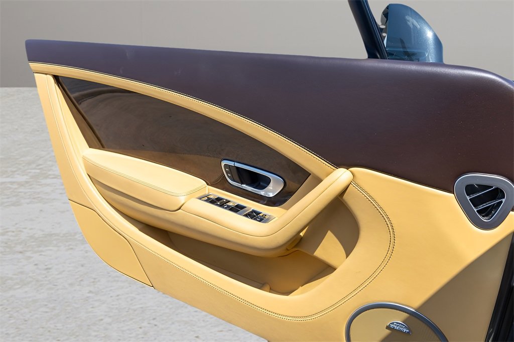 Used 2015 Bentley Continental GT image 23