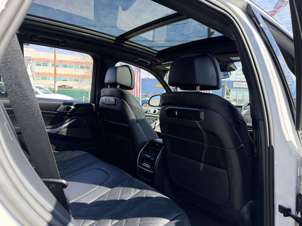 Used 2026 BMW X5 M60i AWD/4WD image 16