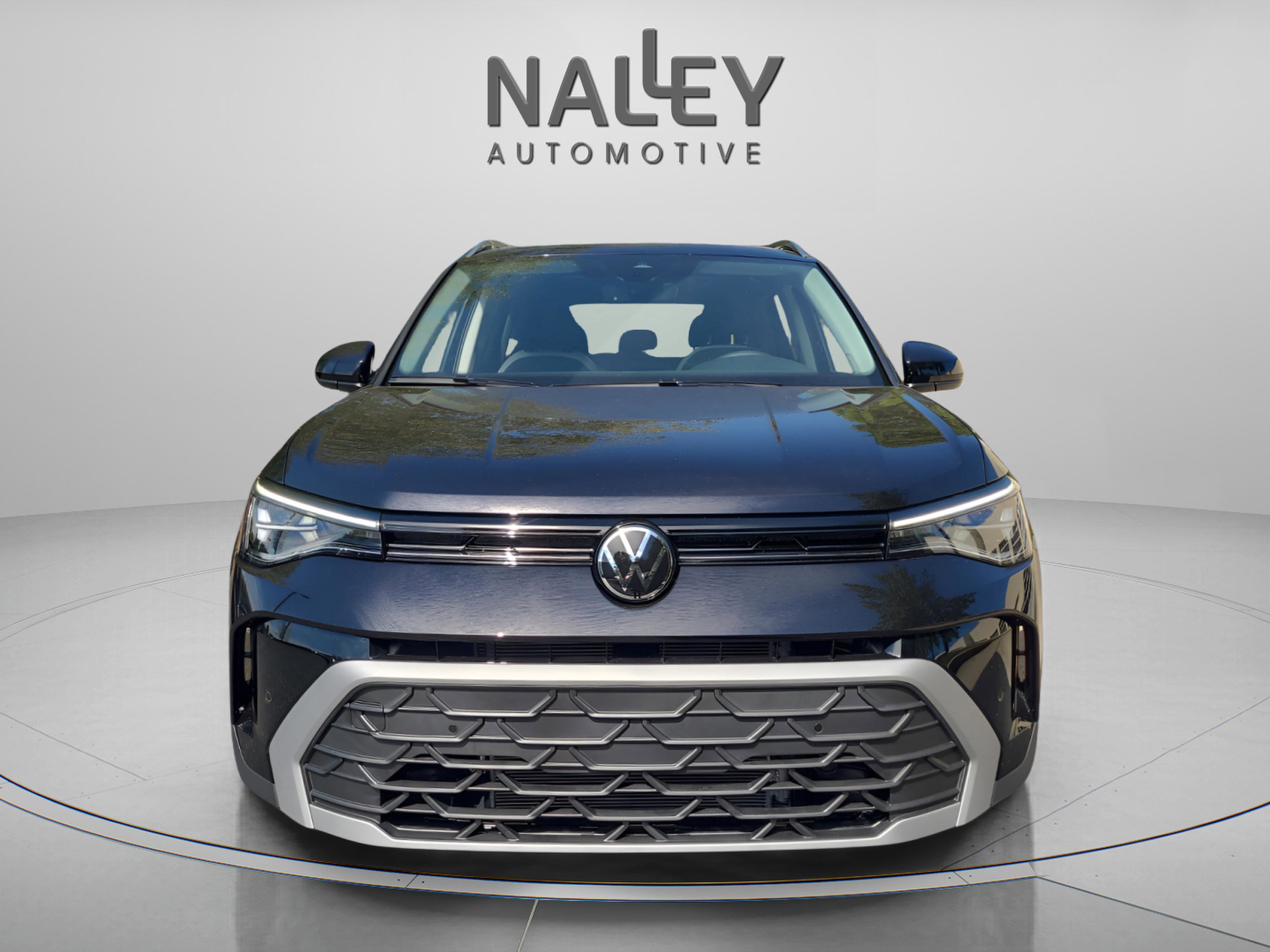 New 2025 Volkswagen Taos SE image 8