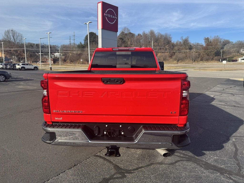 Used 2024 Chevrolet Silverado 2500 LT w/ Convenience Package image 6