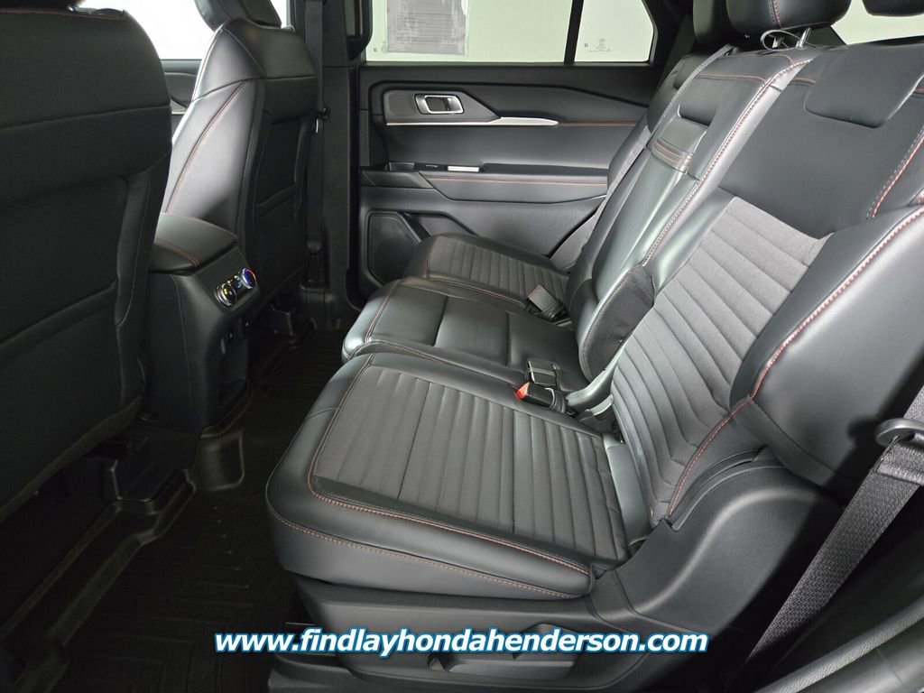 Used 2025 Ford Explorer ST-Line image 15