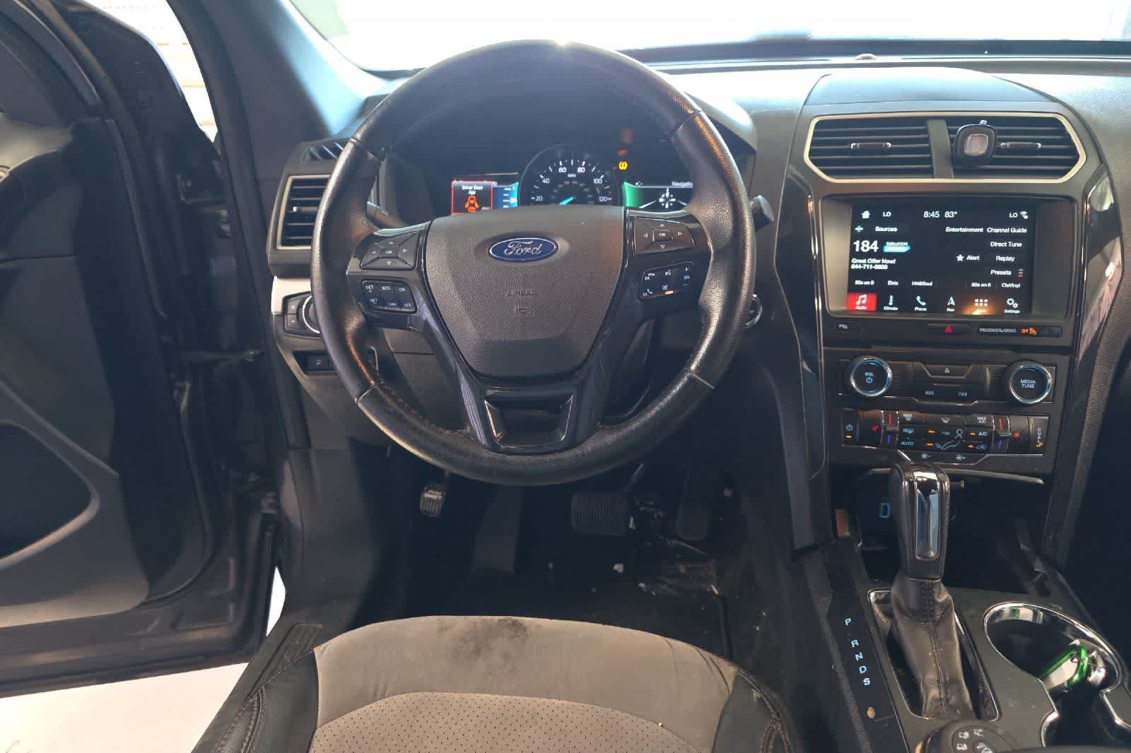 Used 2017 Ford Explorer XLT w/ Equipment Group 202A AWD/4WD image 16