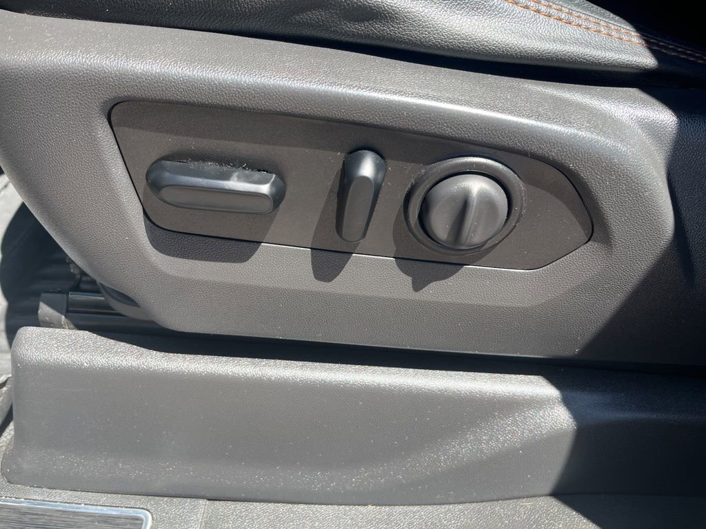 Used 2021 GMC Sierra 1500 AT4 w/ Technology Package image 18