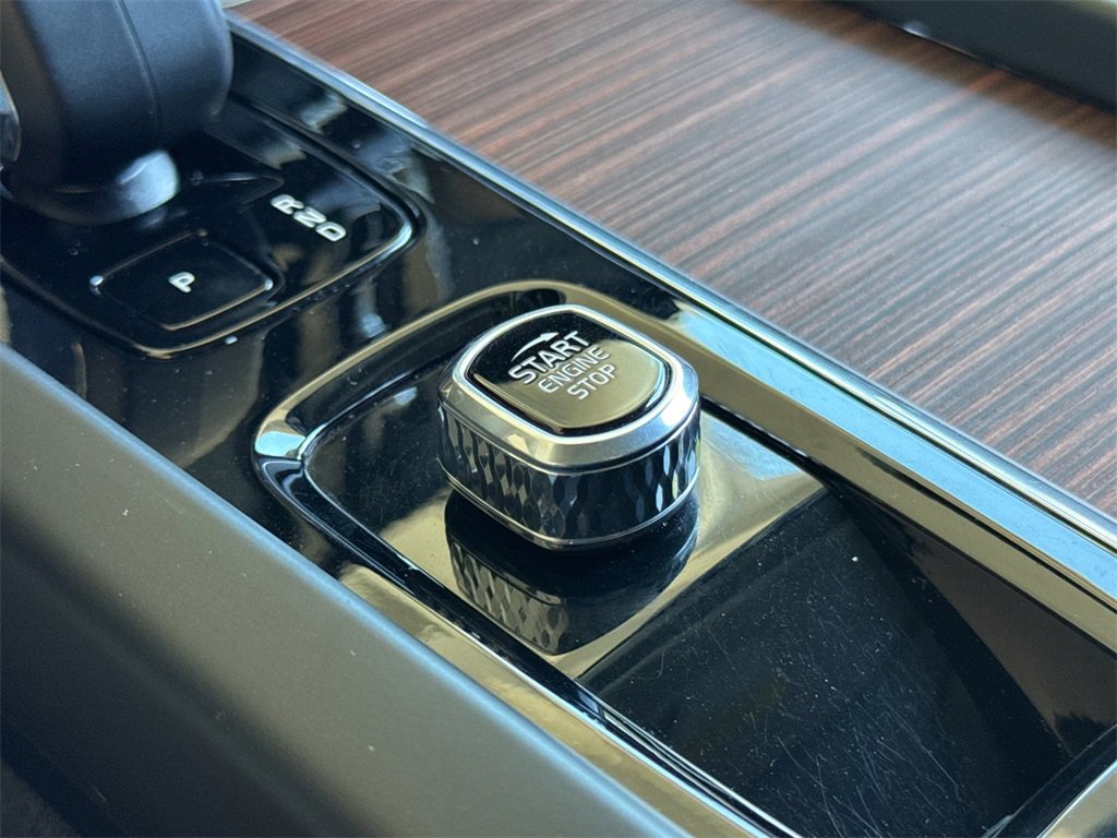 Certified 2023 Volvo XC60 B5 Plus image 22