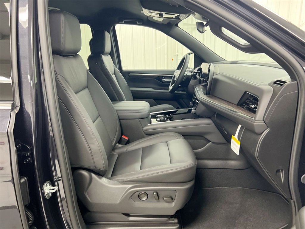 New 2026 Chevrolet Suburban LT image 22