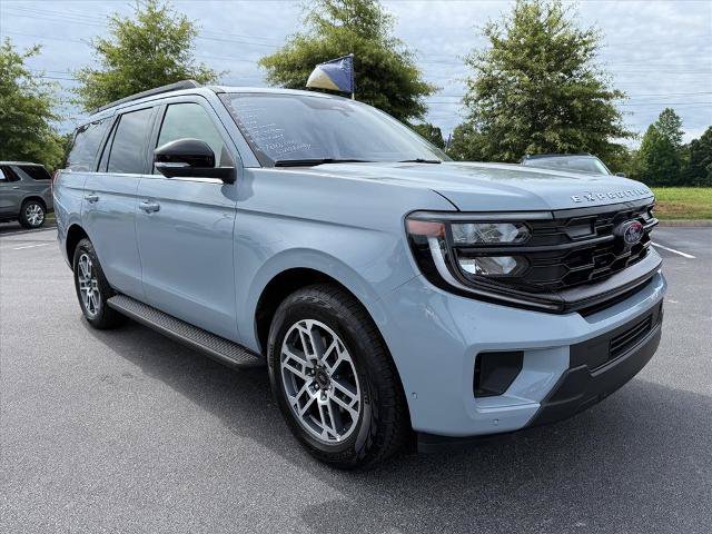 Certified 2025 Ford Expedition Active AWD/4WD image 2