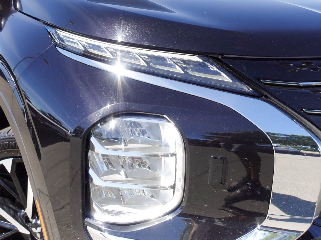 Used 2024 Mitsubishi Outlander SE AWD/4WD image 3