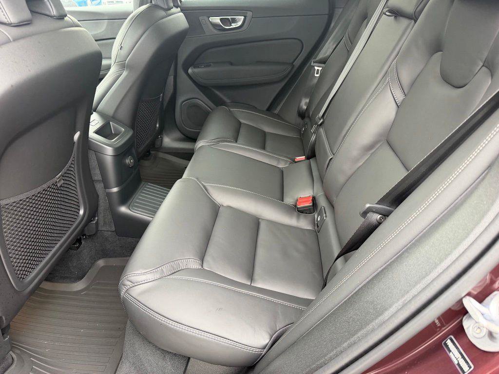 New 2026 Volvo XC60 T8 Ultra w/ Protection Package Premier AWD/4WD image 11