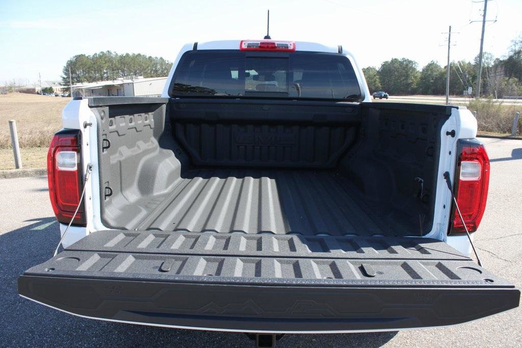 New 2025 GMC Canyon Elevation w/ Convenience Package image 15