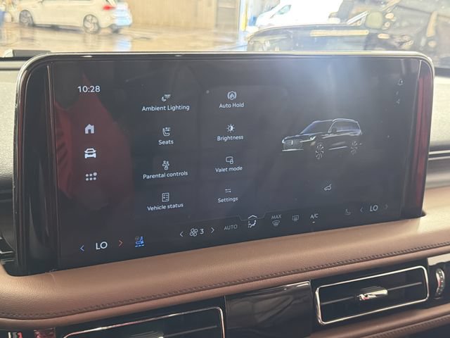 Used 2026 Lincoln Aviator Reserve w/ Luxury Package AWD/4WD image 4