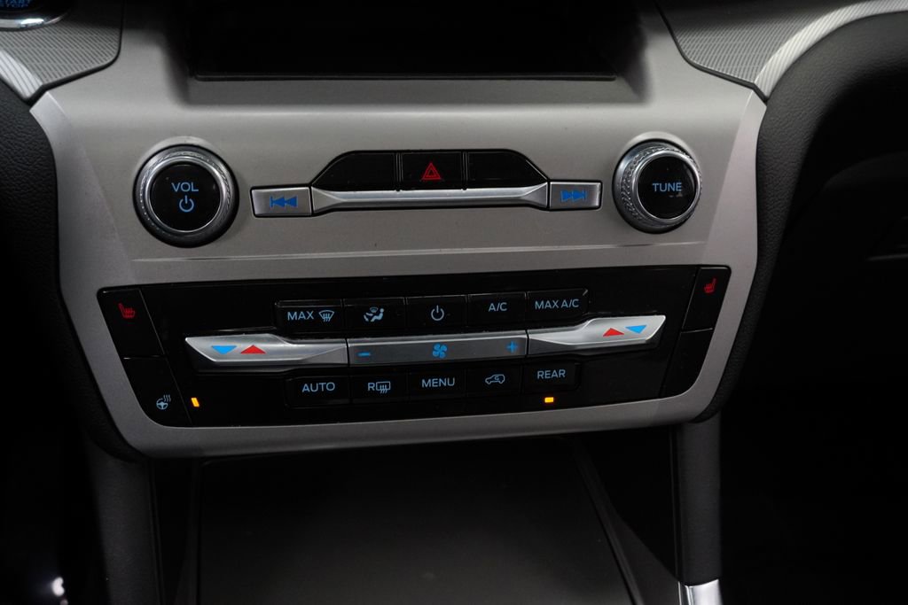 Used 2022 Ford Explorer XLT w/ Equipment Group 202A image 39