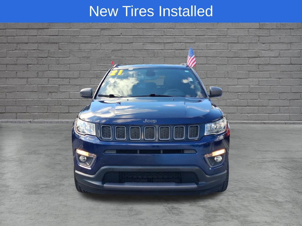 Used 2021 Jeep Compass Latitude FWD image 2
