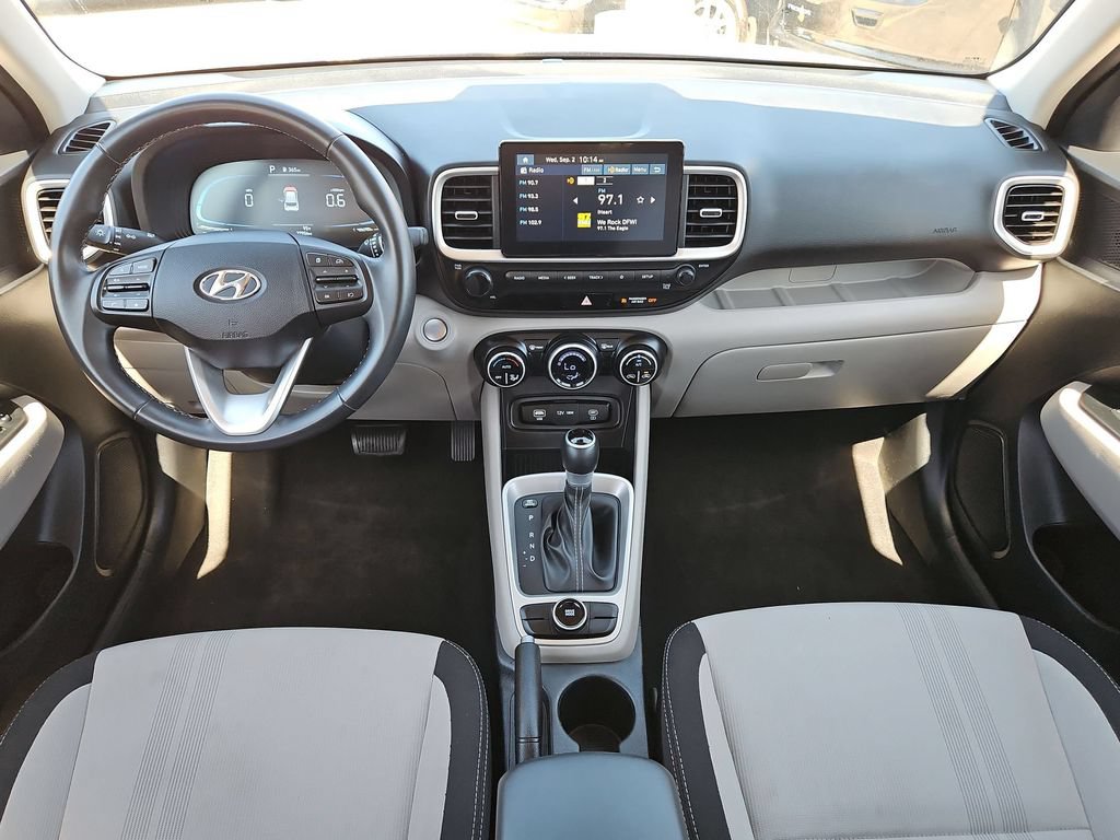 Used 2025 Hyundai Venue SEL FWD image 26