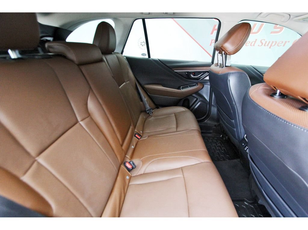 Used 2025 Subaru Outback Touring AWD/4WD image 10