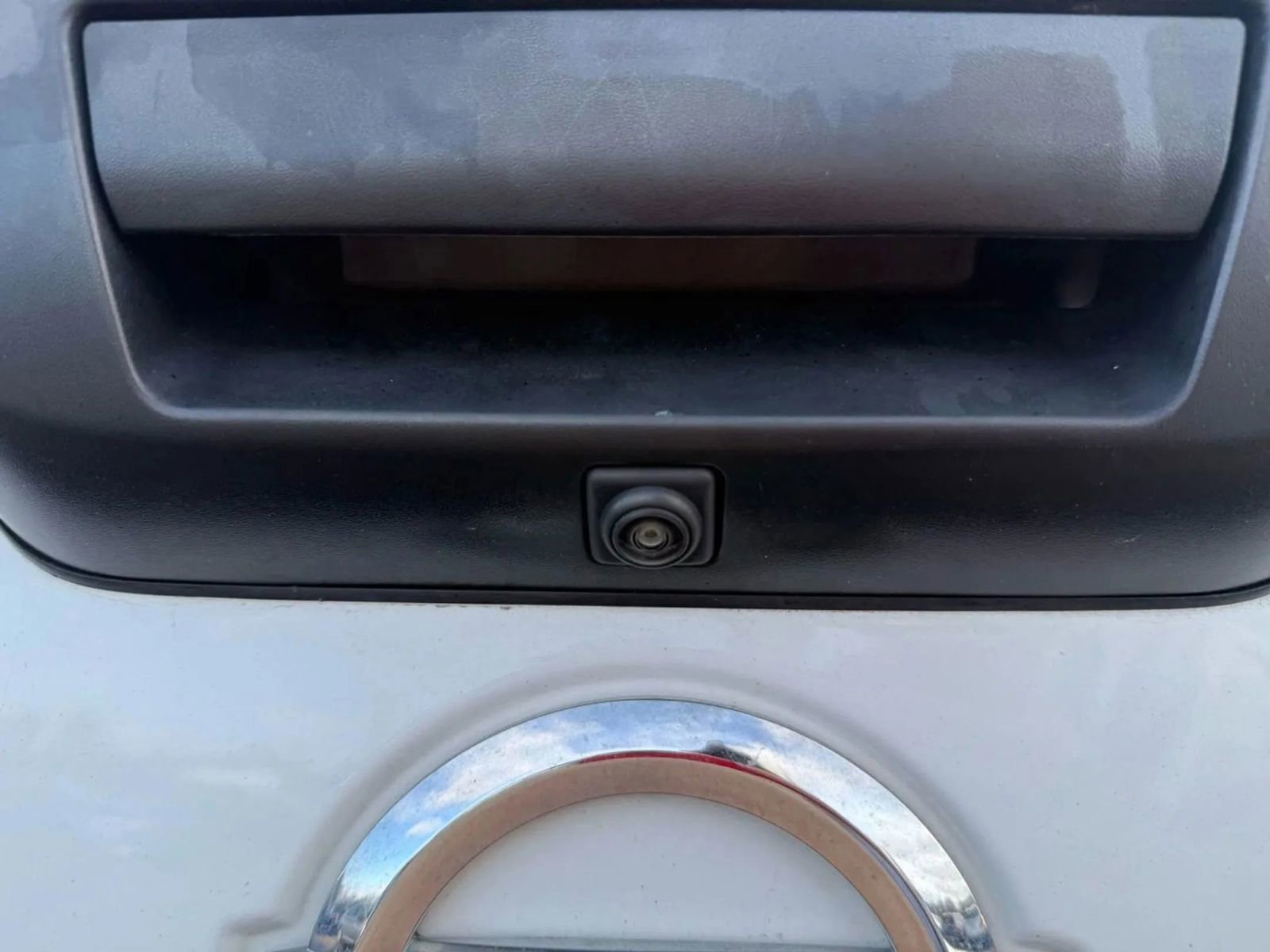 Used 2018 Nissan Titan SV AWD/4WD image 25