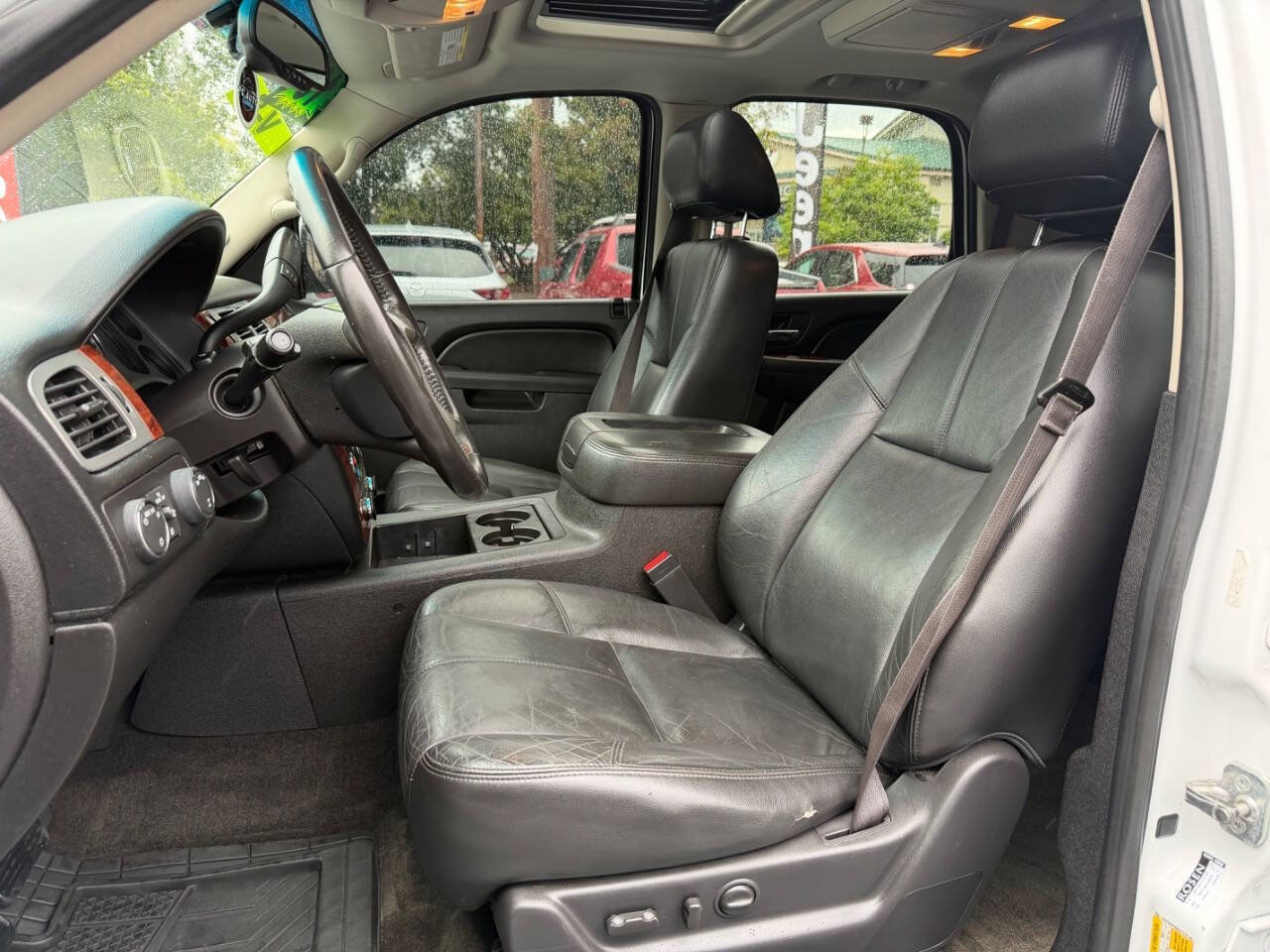 Used 2013 Chevrolet Tahoe LT w/ Luxury Package AWD/4WD image 7