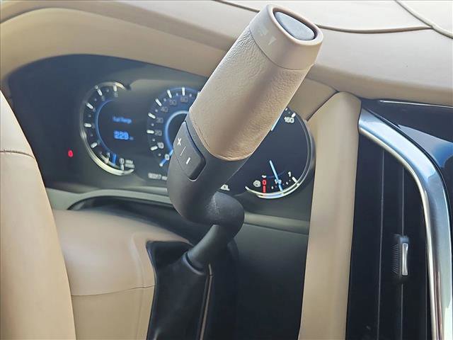 Used 2019 Cadillac Escalade Platinum AWD/4WD image 12