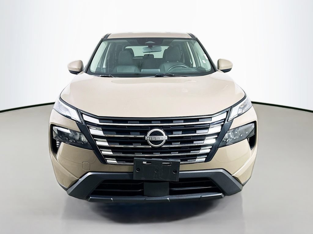 Used 2025 Nissan Rogue SV AWD/4WD image 2