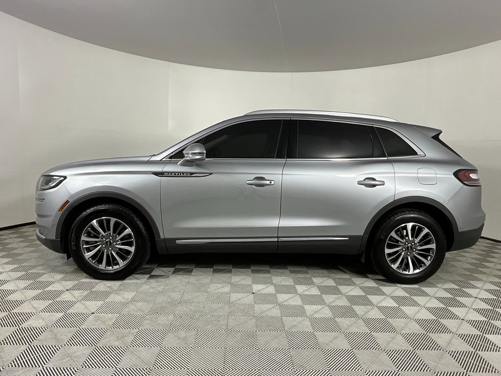 Certified 2023 Lincoln Nautilus FWD image 2