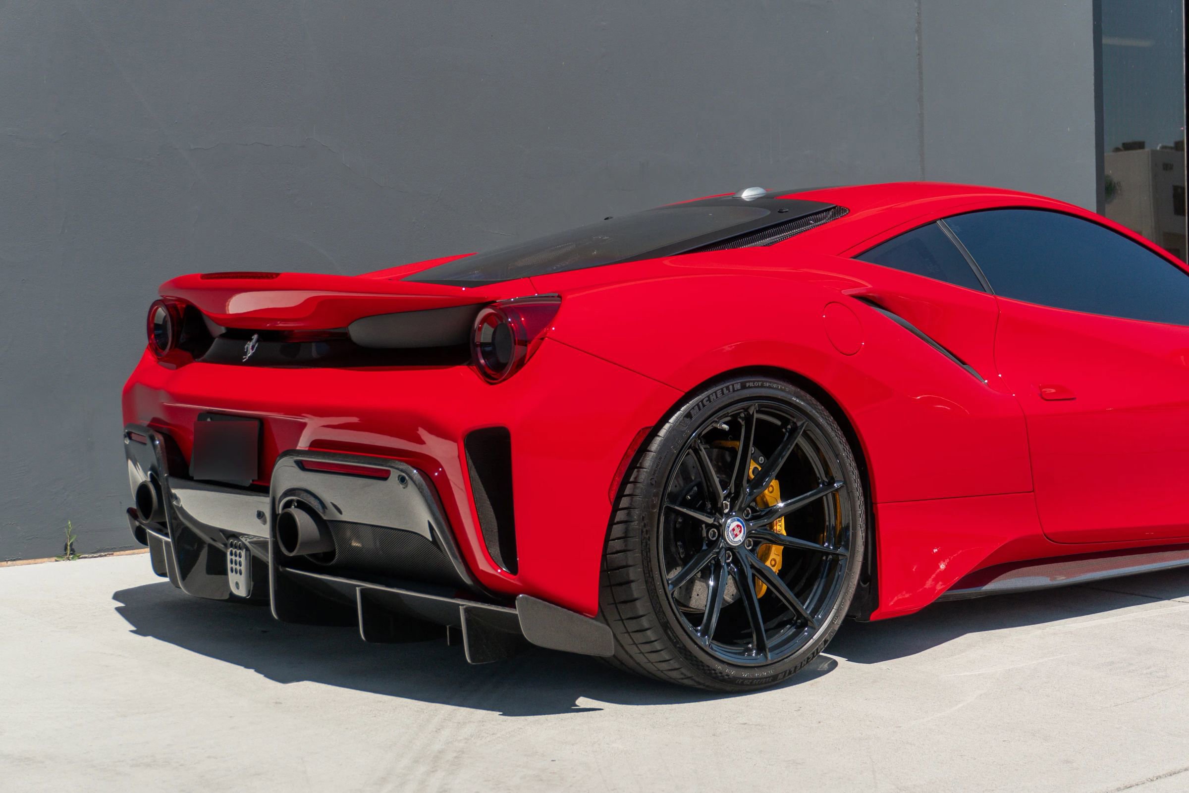 Used 2019 Ferrari 488 Pista Coupe RWD image 39
