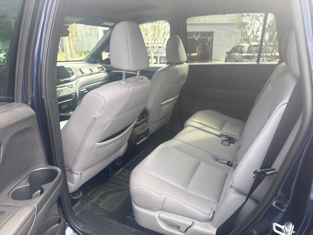 Used 2025 Honda Passport EX-L image 11