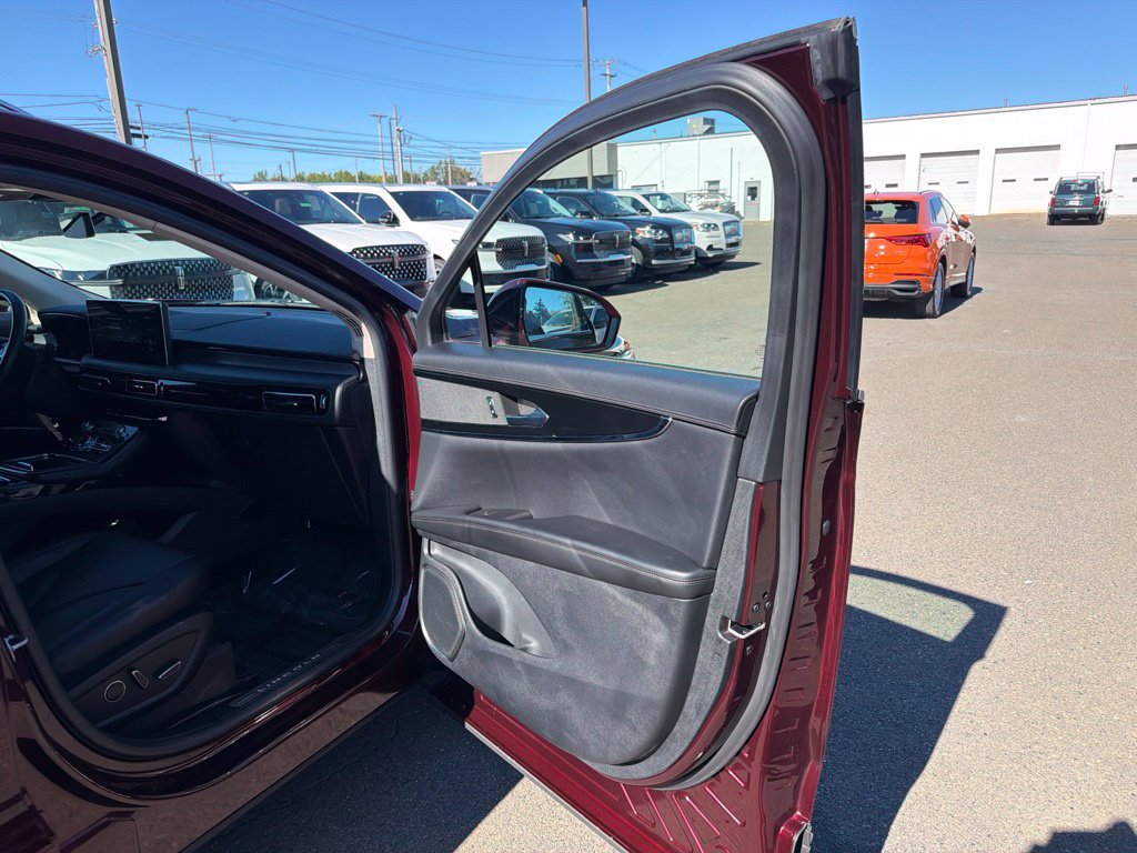 Certified 2023 Lincoln Nautilus Reserve AWD/4WD image 15