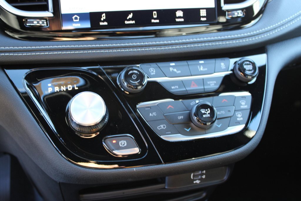 New 2026 Chrysler Pacifica Select w/ S Appearance Package image 19